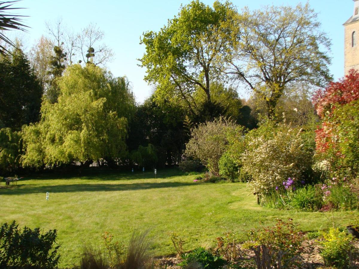 Villa Les Volets Bleus à Lantic Extérieur photo